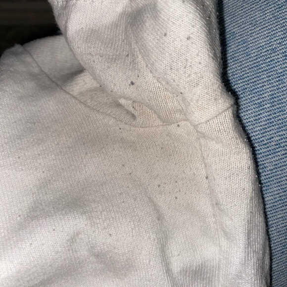 the cutest tommy hilfiger crop top - Picture 3 of 3